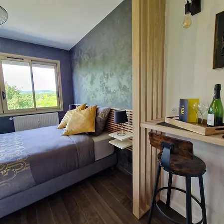 Drop Of Gold - Avenue De Champagne * Épernay