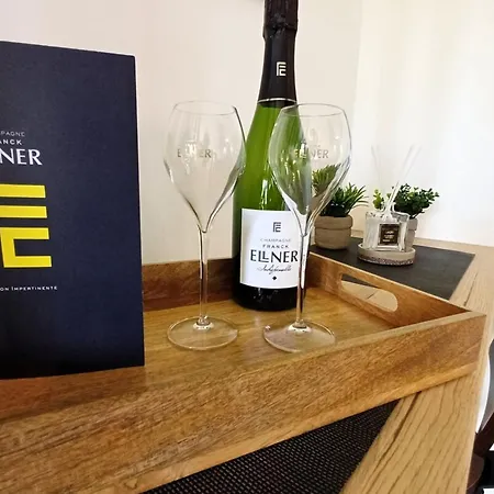 Drop Of Gold - Avenue De Champagne Daire